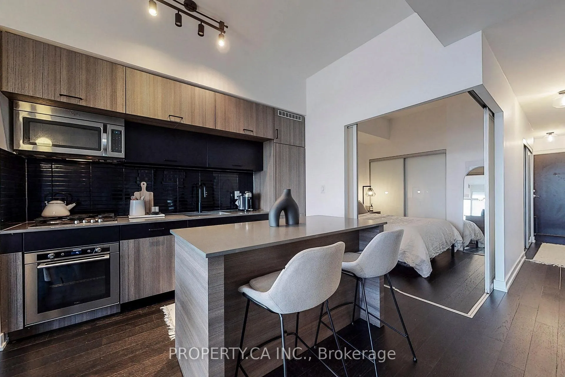 Photo 19 of Unit 403, 205 Manning Avenue, Toronto, Trinity-Bellwoods — HOMEH