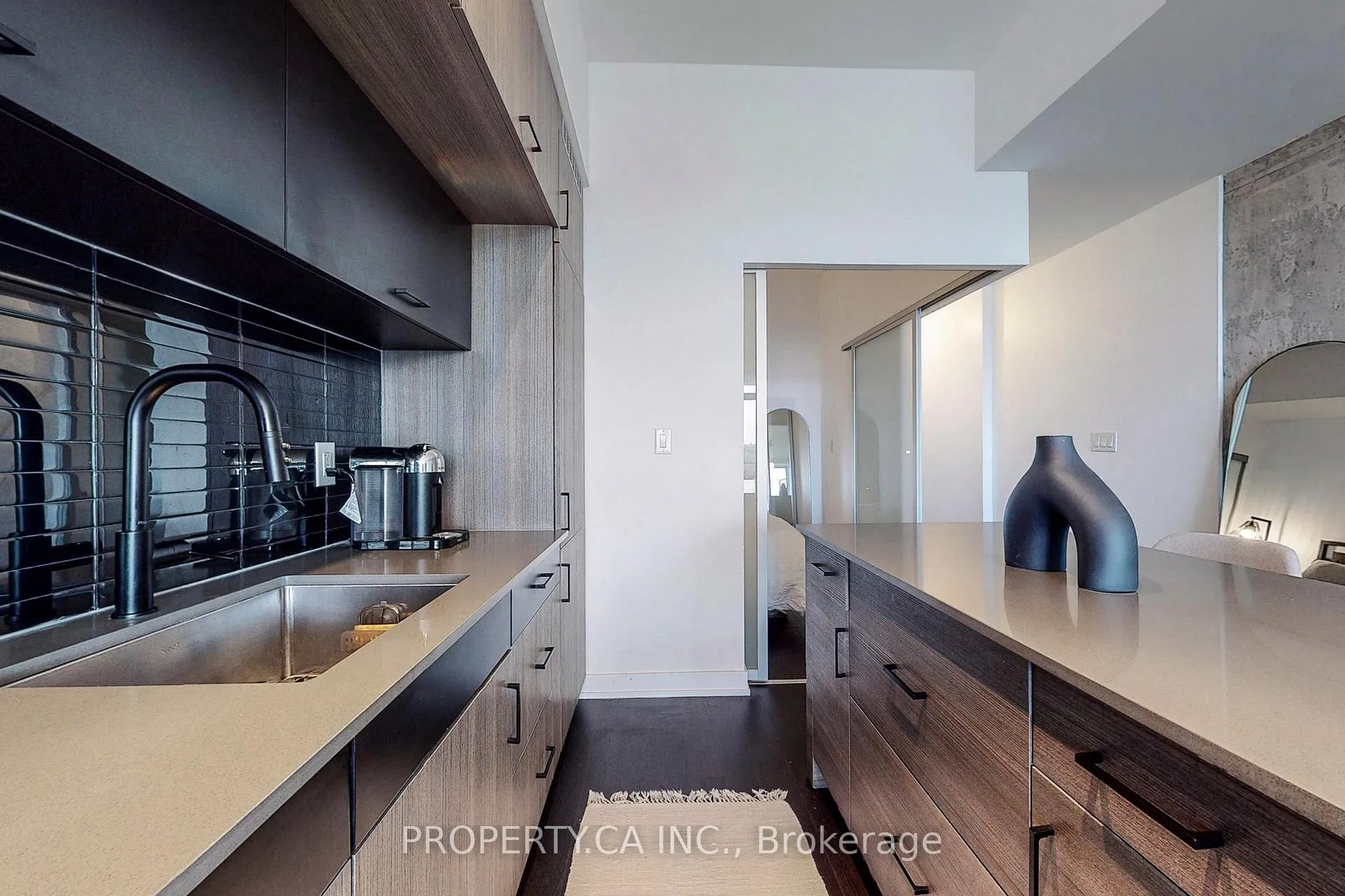 Photo 22 of Unit 403, 205 Manning Avenue, Toronto, Trinity-Bellwoods — HOMEH
