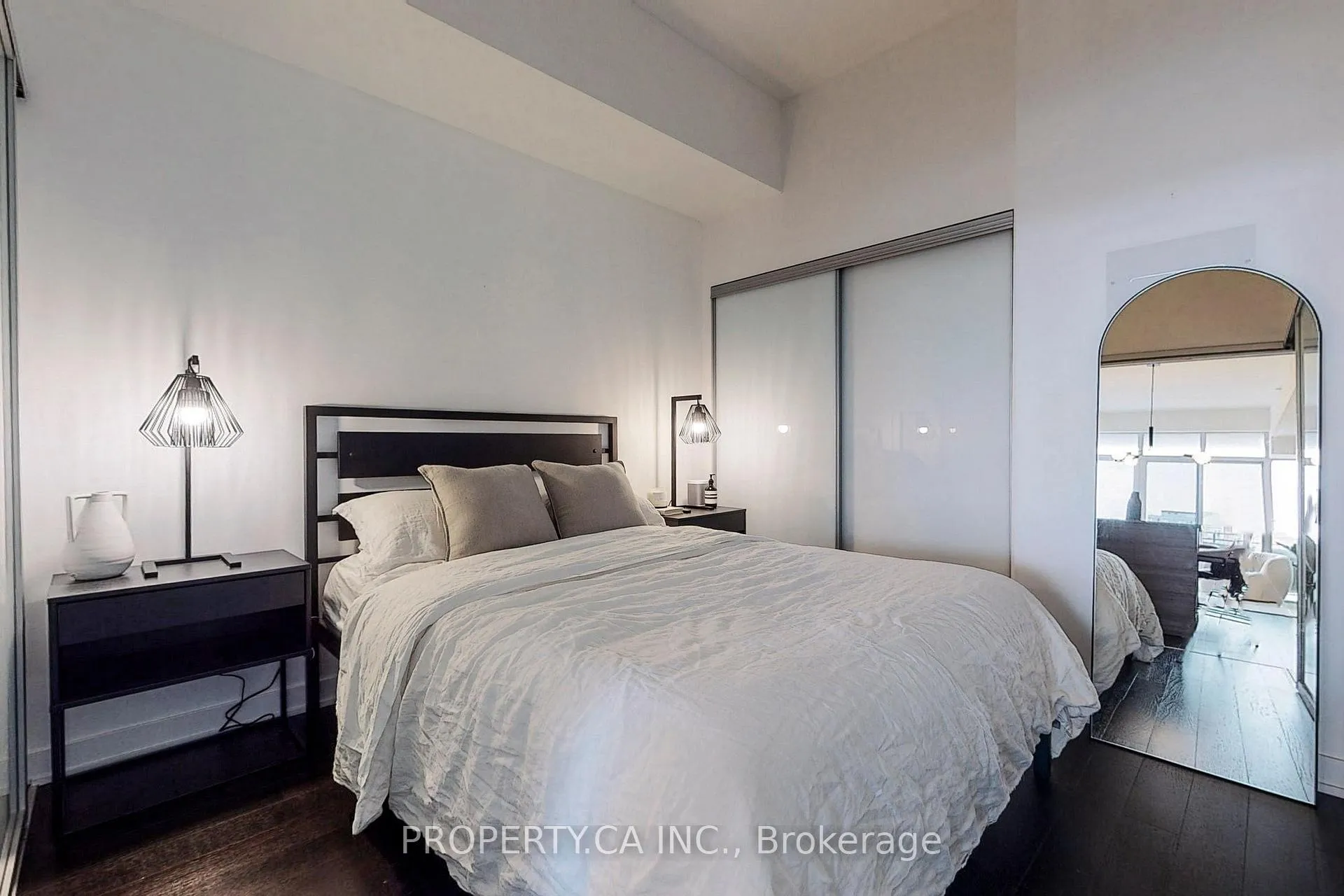 Photo 26 of Unit 403, 205 Manning Avenue, Toronto, Trinity-Bellwoods — HOMEH