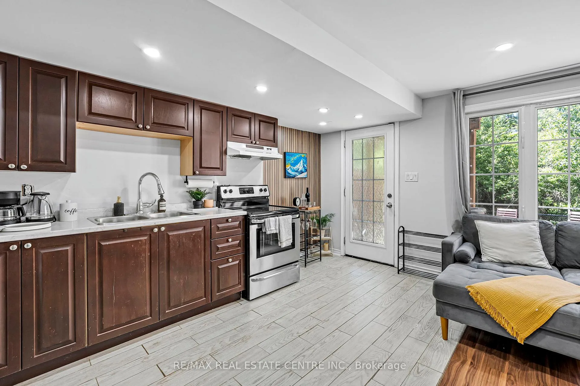 Photo 33 of 72 Lady Evelyn Crescent, Brampton, Bram West — HOMEH