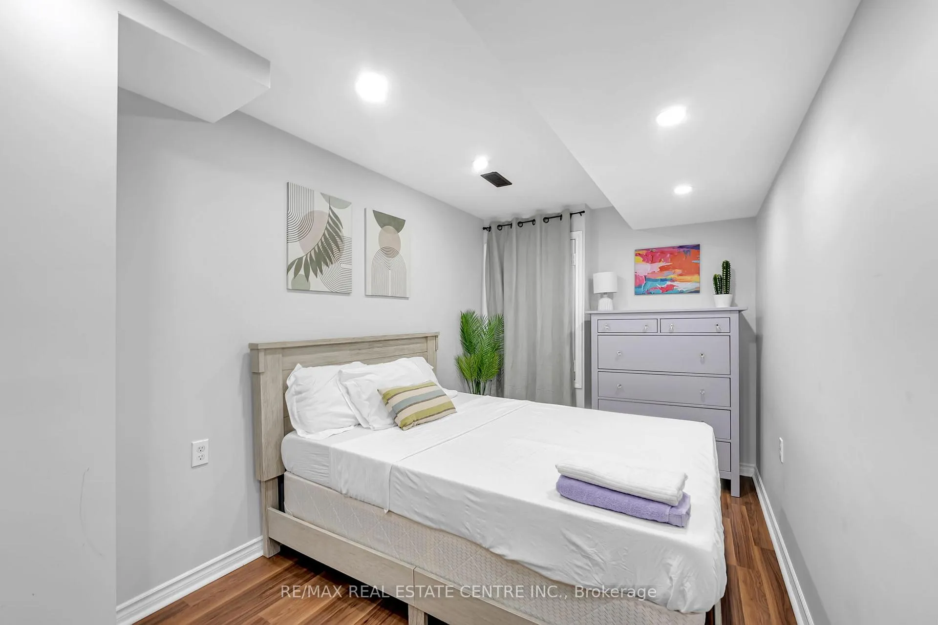 Photo 38 of 72 Lady Evelyn Crescent, Brampton, Bram West — HOMEH