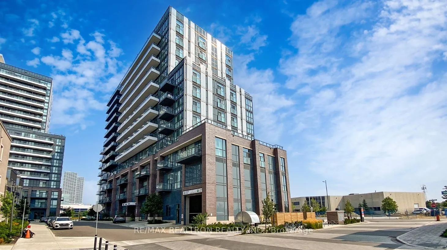 Photo 3 of Unit 717, 60 Honeycrisp Crescent, Vaughan, Vaughan Corporate Centre — HOMEH