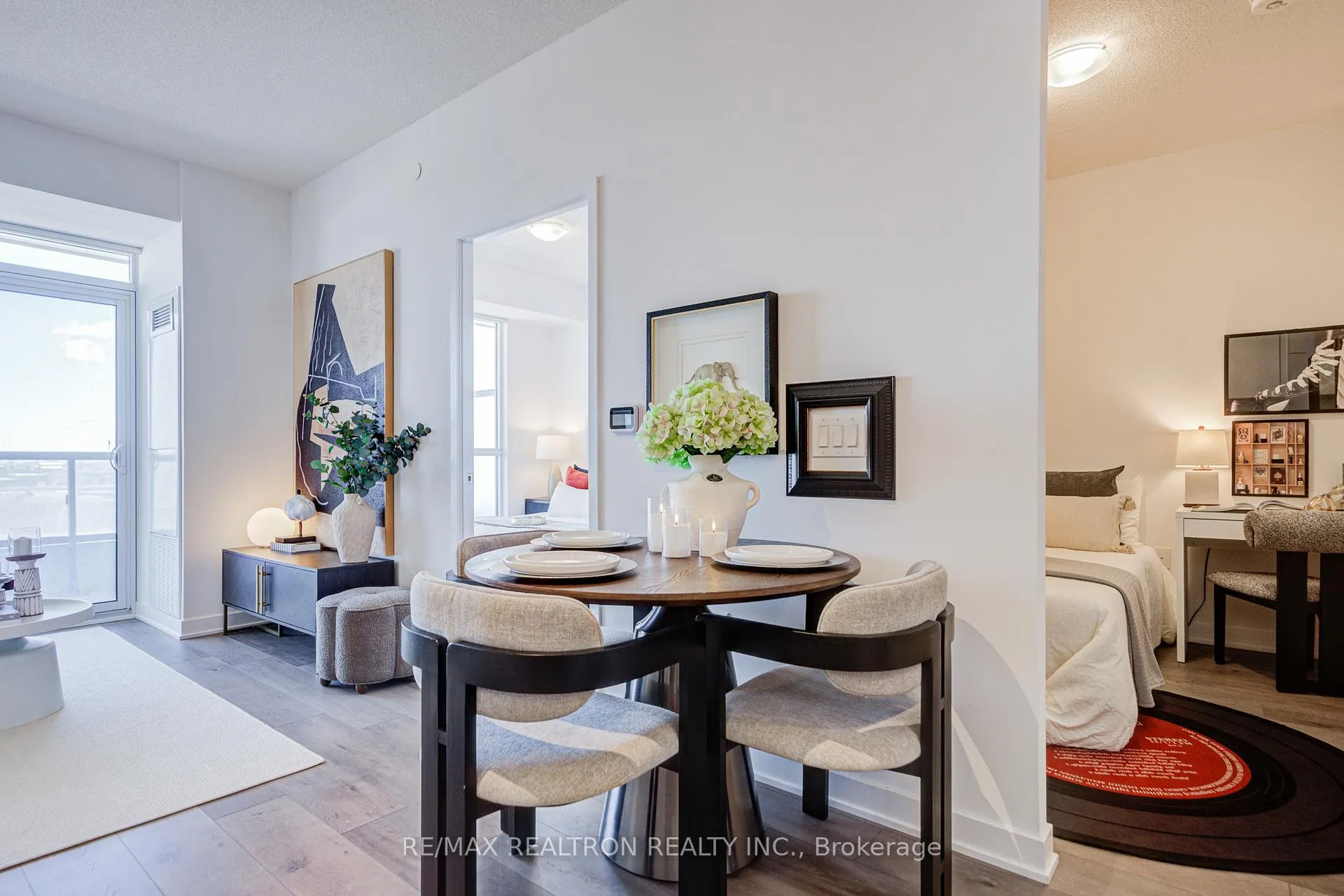 Photo 9 of Unit 717, 60 Honeycrisp Crescent, Vaughan, Vaughan Corporate Centre — HOMEH