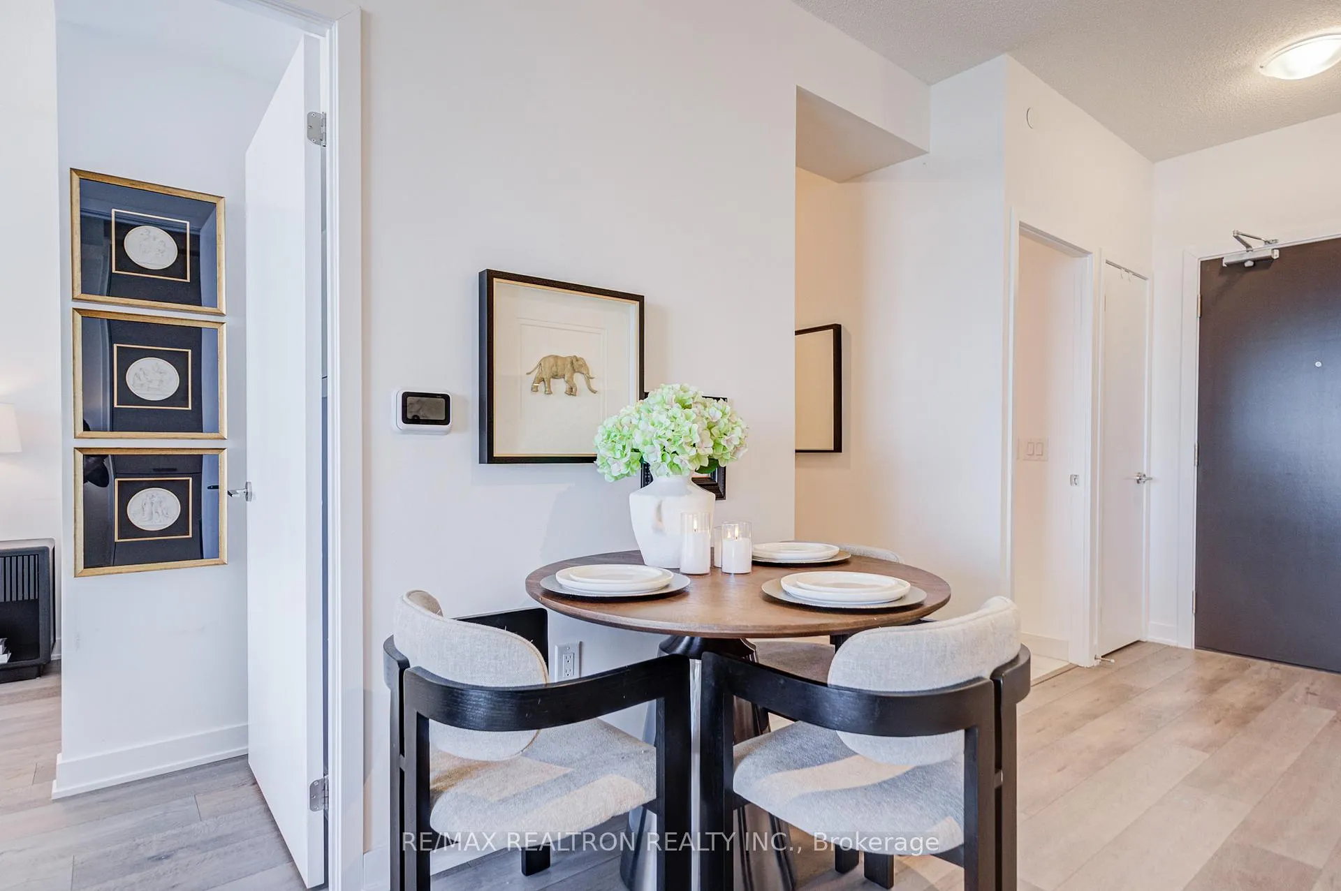 Photo 10 of Unit 717, 60 Honeycrisp Crescent, Vaughan, Vaughan Corporate Centre — HOMEH