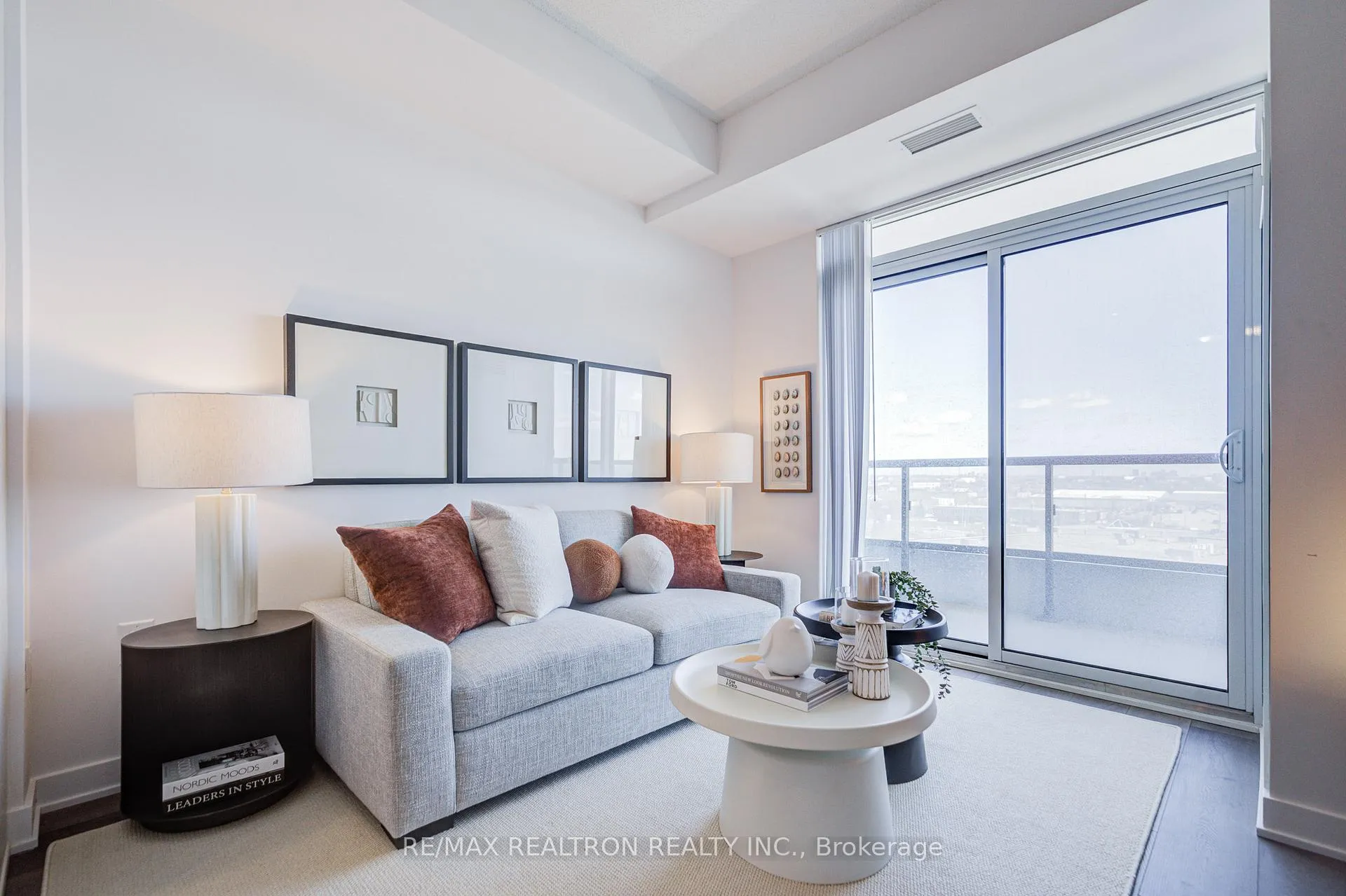 Photo 17 of Unit 717, 60 Honeycrisp Crescent, Vaughan, Vaughan Corporate Centre — HOMEH