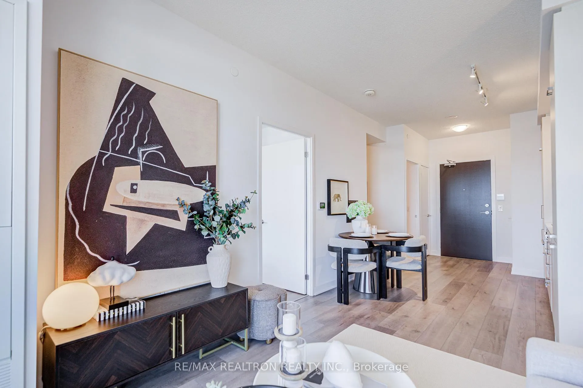 Photo 20 of Unit 717, 60 Honeycrisp Crescent, Vaughan, Vaughan Corporate Centre — HOMEH