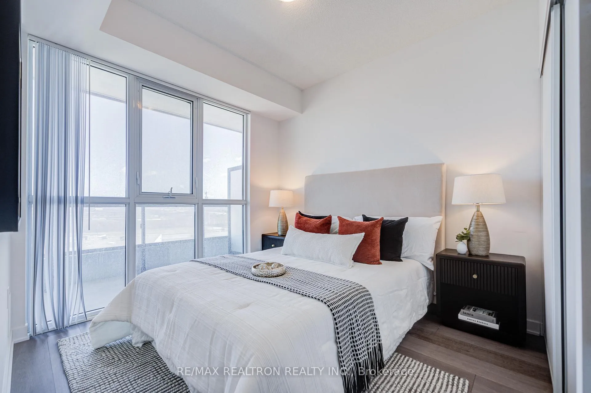 Photo 22 of Unit 717, 60 Honeycrisp Crescent, Vaughan, Vaughan Corporate Centre — HOMEH