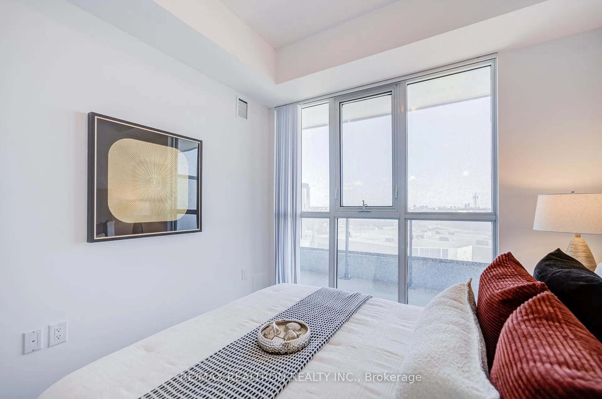 Photo 26 of Unit 717, 60 Honeycrisp Crescent, Vaughan, Vaughan Corporate Centre — HOMEH