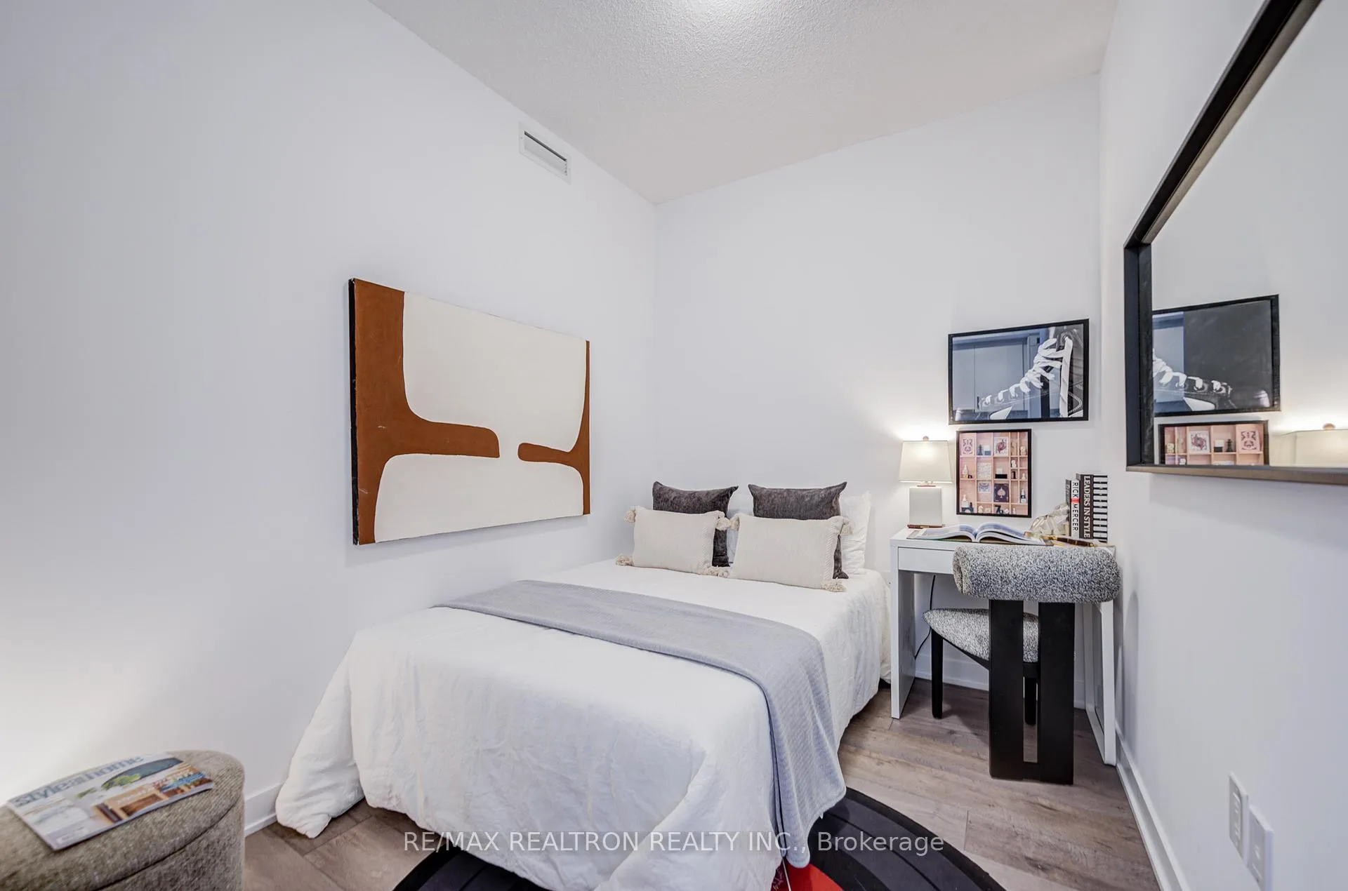 Photo 27 of Unit 717, 60 Honeycrisp Crescent, Vaughan, Vaughan Corporate Centre — HOMEH