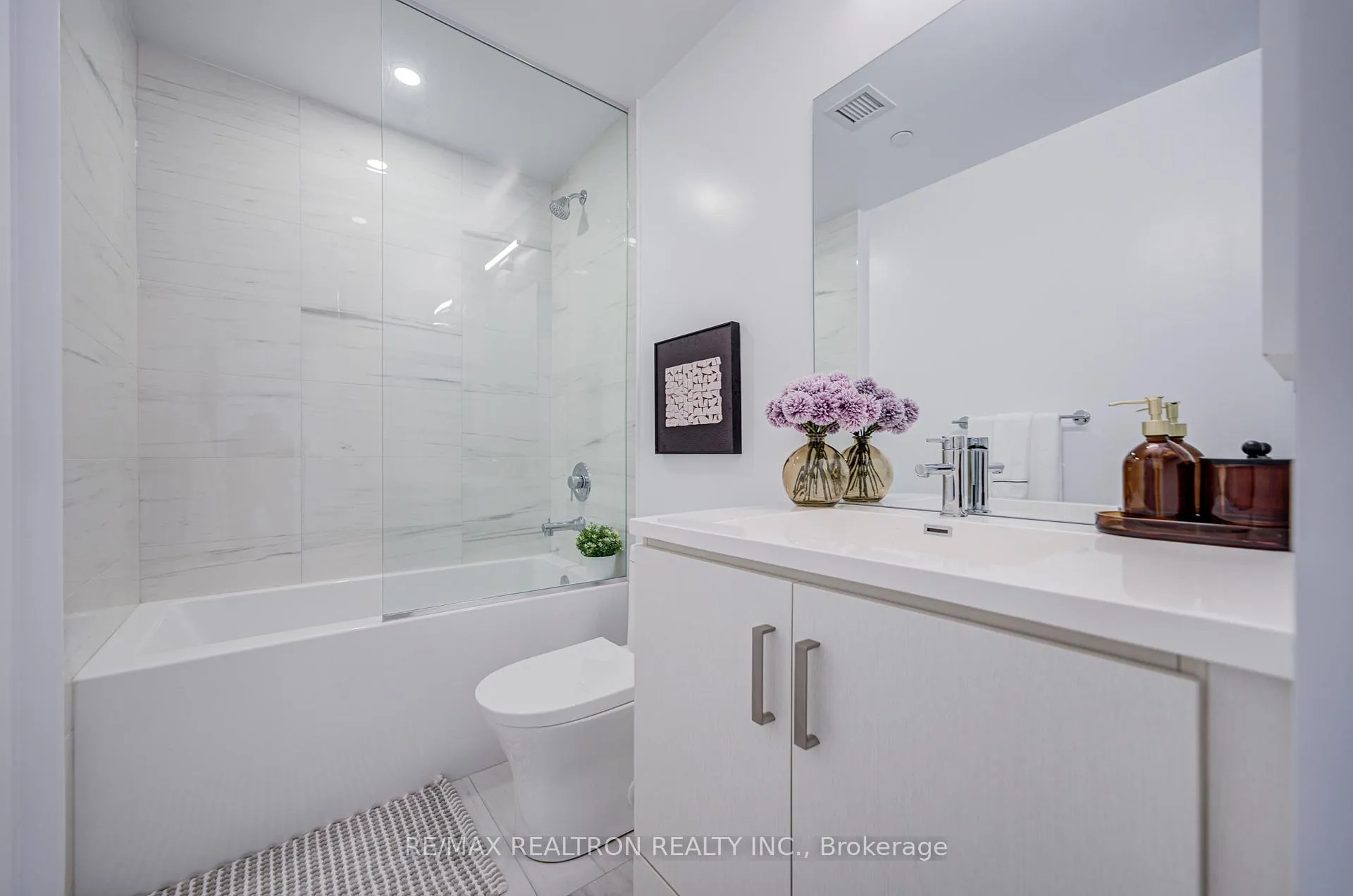 Photo 32 of Unit 717, 60 Honeycrisp Crescent, Vaughan, Vaughan Corporate Centre — HOMEH