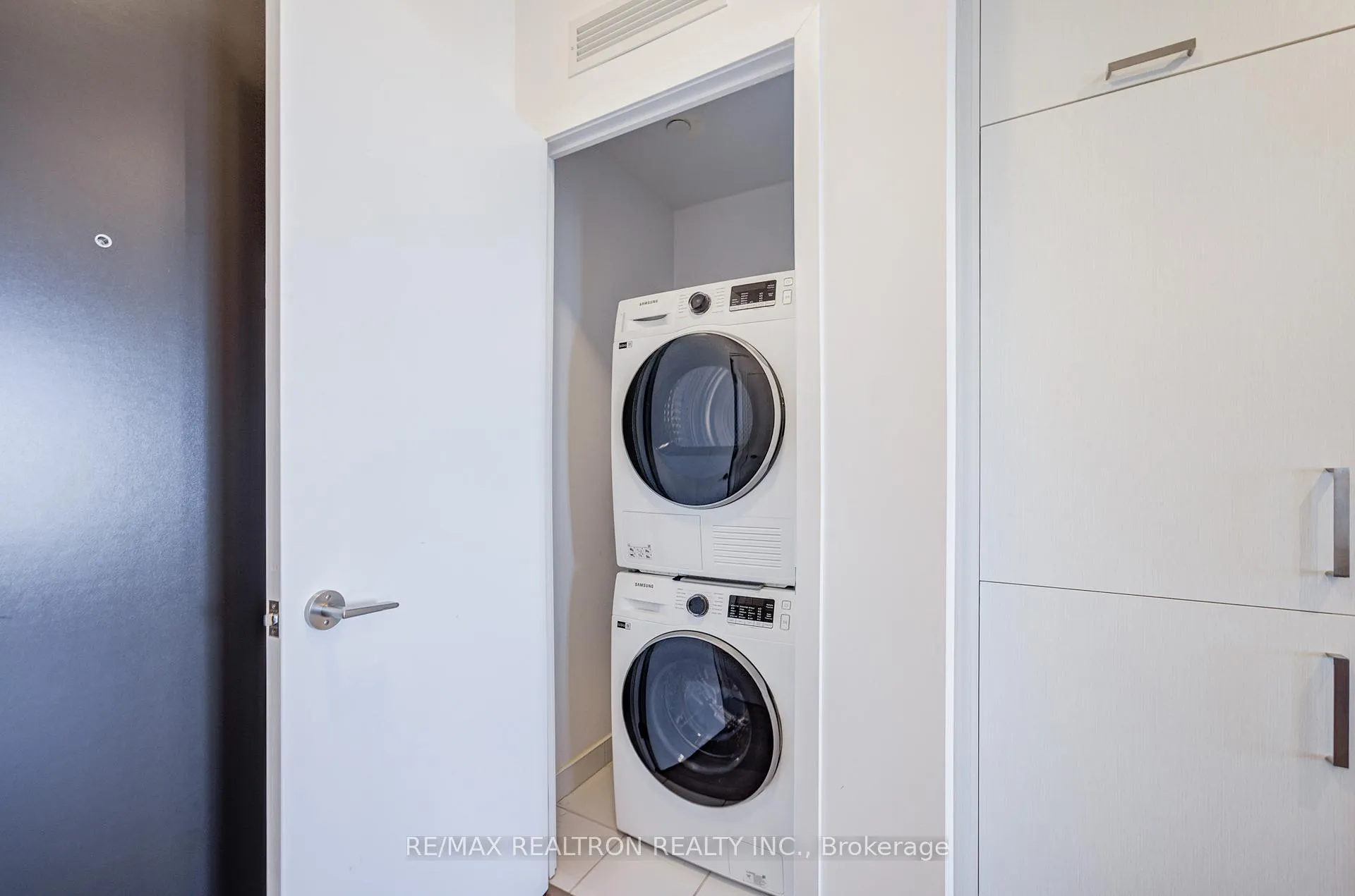 Photo 35 of Unit 717, 60 Honeycrisp Crescent, Vaughan, Vaughan Corporate Centre — HOMEH