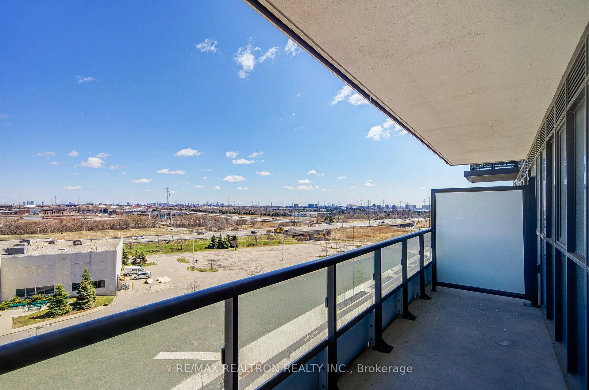 Photo 36 of Unit 717, 60 Honeycrisp Crescent, Vaughan, Vaughan Corporate Centre — HOMEH