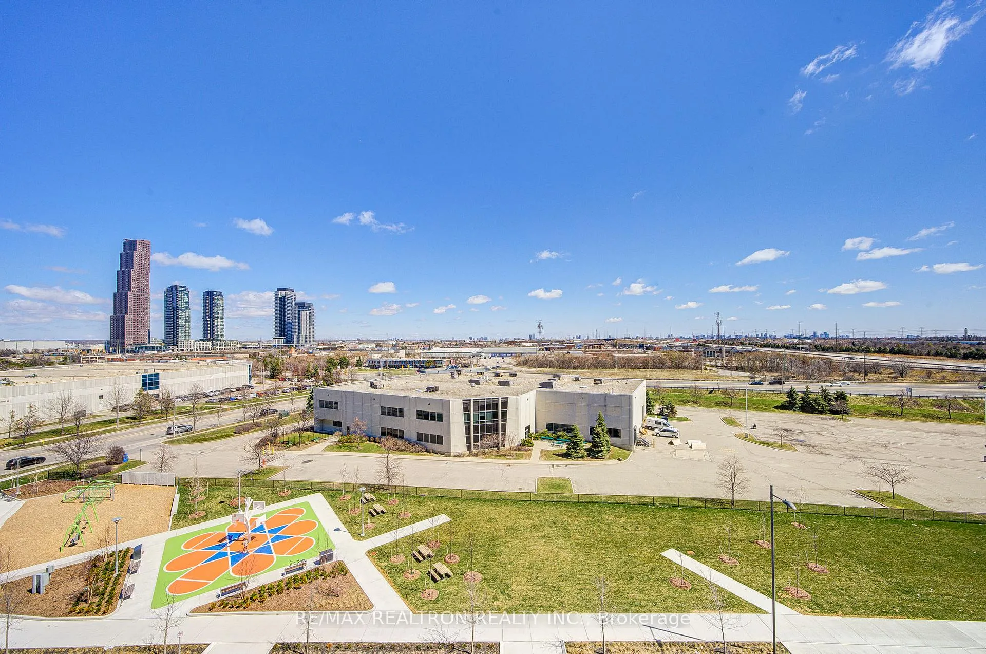 Photo 38 of Unit 717, 60 Honeycrisp Crescent, Vaughan, Vaughan Corporate Centre — HOMEH