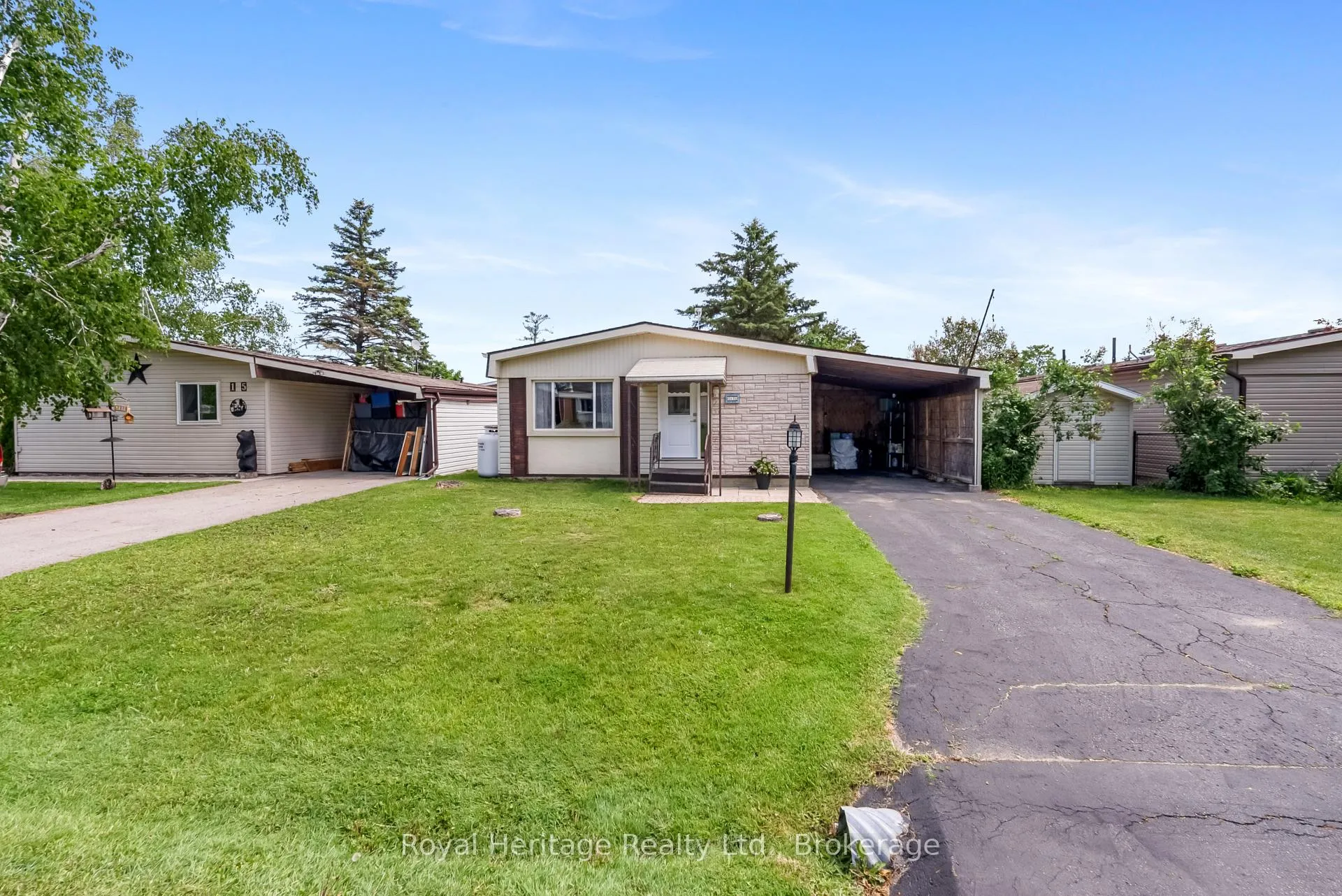 Photo 1 of 17 Circle Drive, Kawartha Lakes, Fenelon — HOMEH