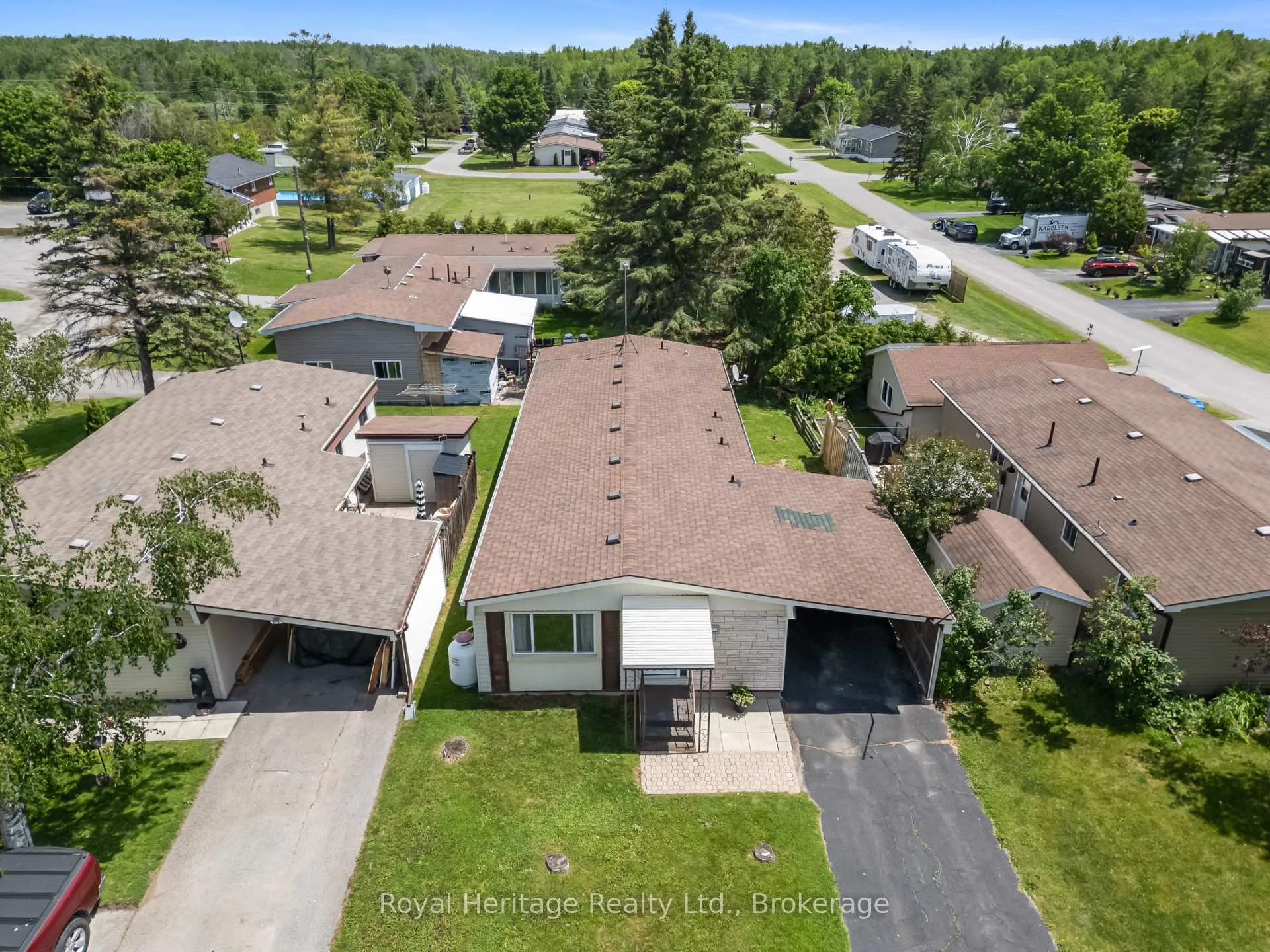 Photo 2 of 17 Circle Drive, Kawartha Lakes, Fenelon — HOMEH