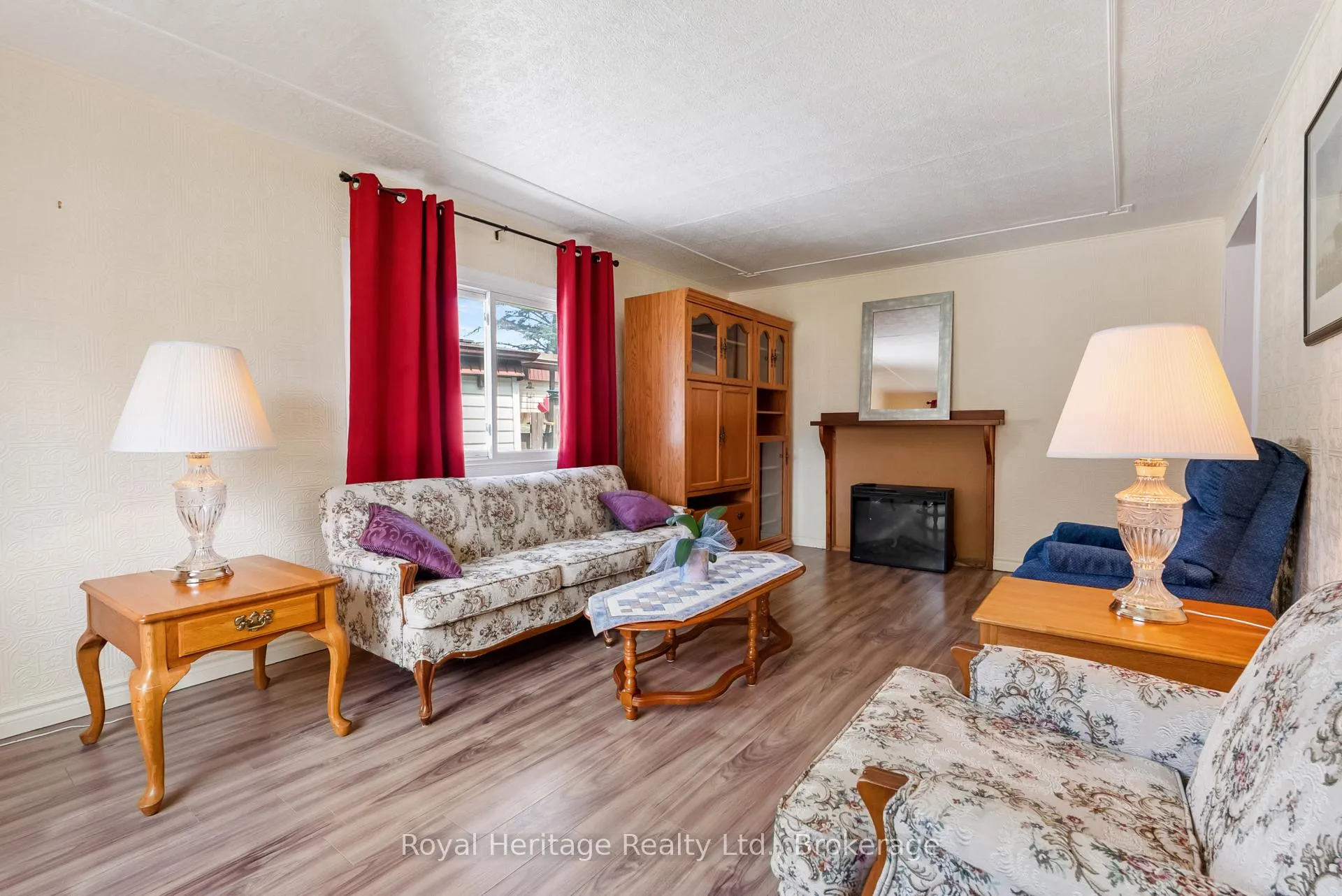 Photo 5 of 17 Circle Drive, Kawartha Lakes, Fenelon — HOMEH