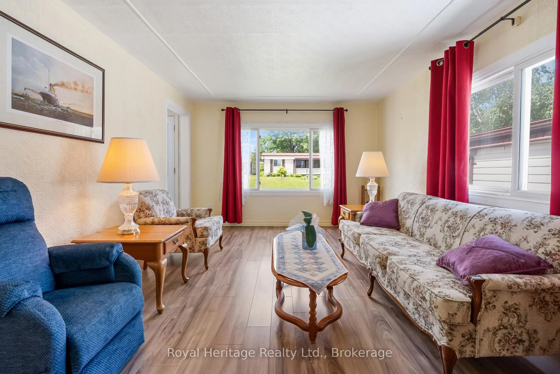 Photo 7 of 17 Circle Drive, Kawartha Lakes, Fenelon — HOMEH