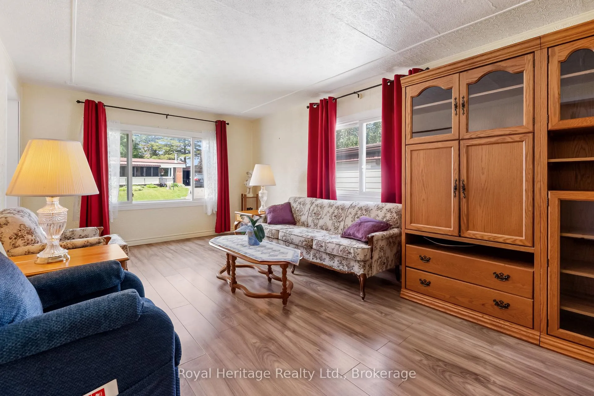 Photo 8 of 17 Circle Drive, Kawartha Lakes, Fenelon — HOMEH
