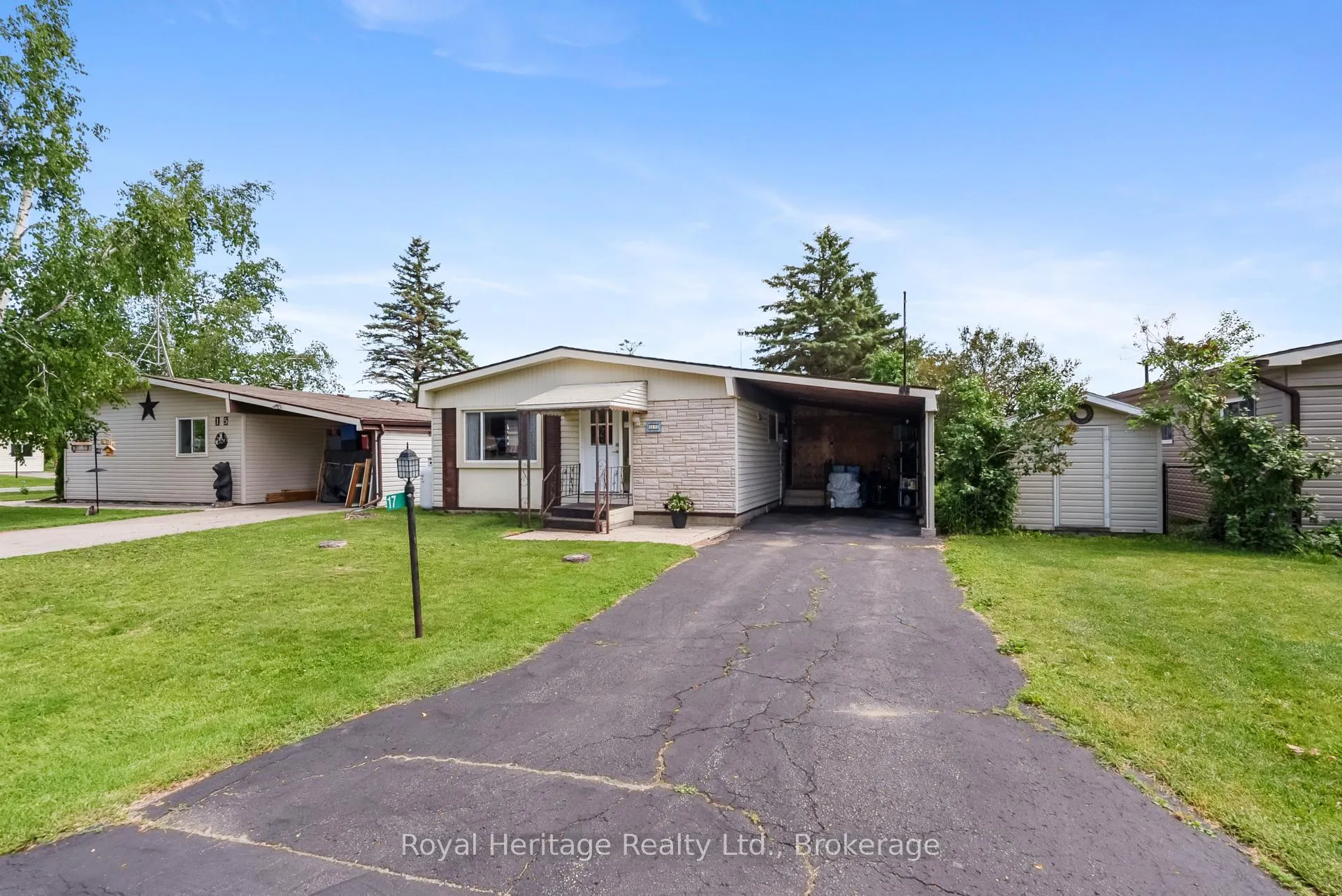 Photo 24 of 17 Circle Drive, Kawartha Lakes, Fenelon — HOMEH