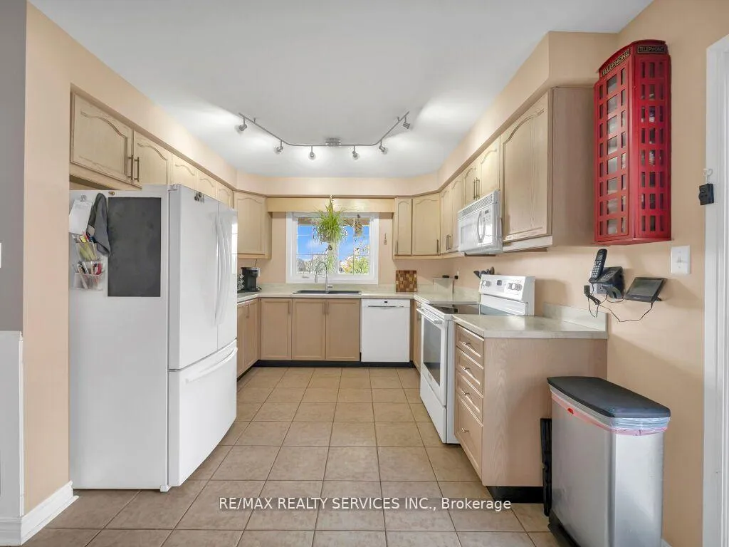 Photo 15 of 21 Filbert Way, Brampton, Fletcher's Meadow — HOMEH
