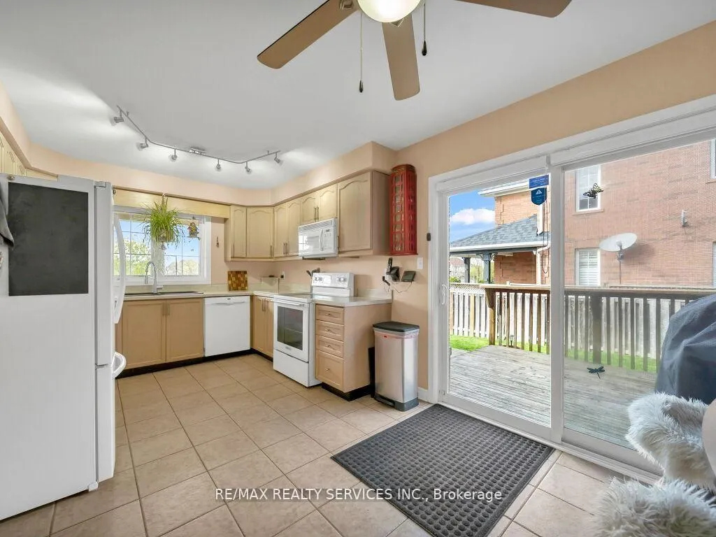 Photo 16 of 21 Filbert Way, Brampton, Fletcher's Meadow — HOMEH
