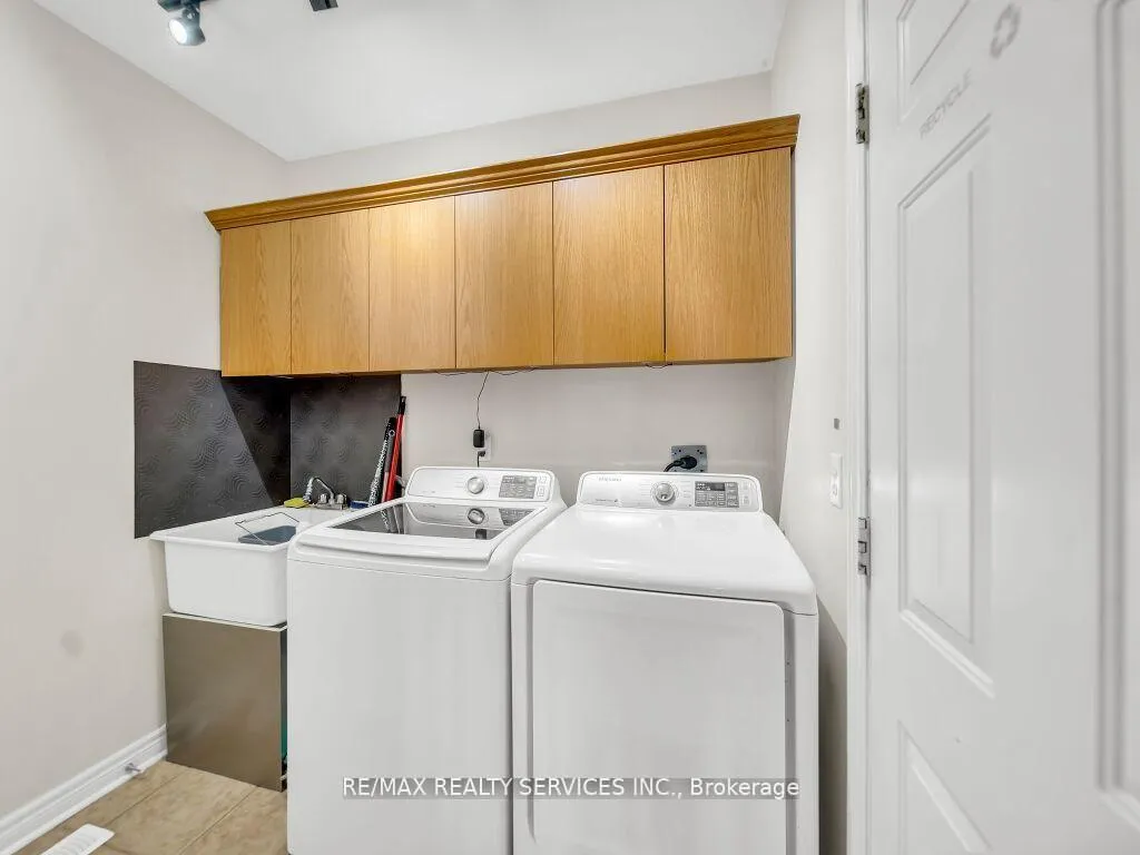 Photo 17 of 21 Filbert Way, Brampton, Fletcher's Meadow — HOMEH