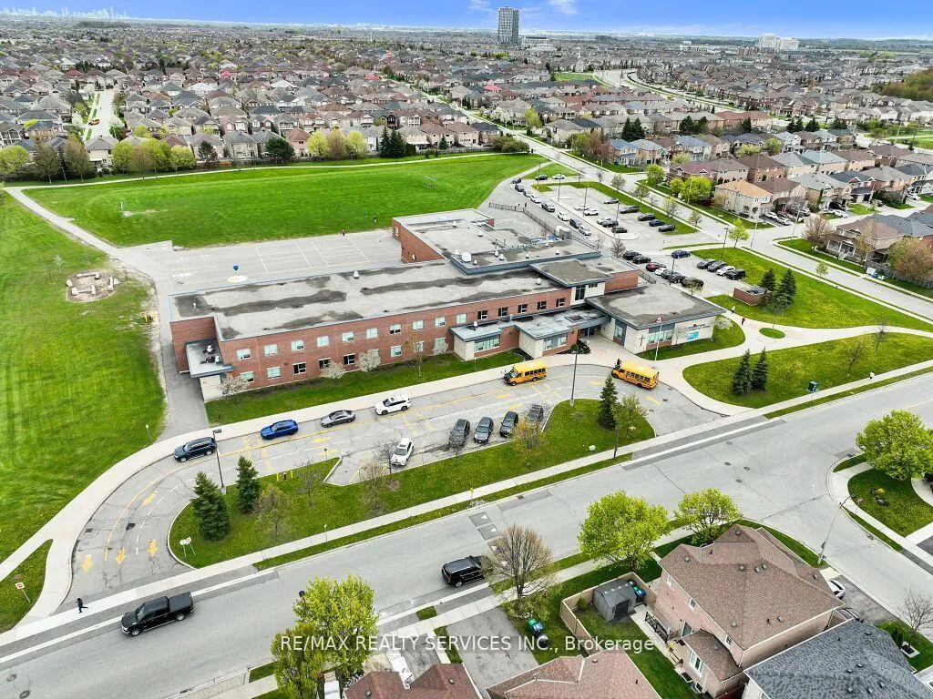 Photo 38 of 21 Filbert Way, Brampton, Fletcher's Meadow — HOMEH