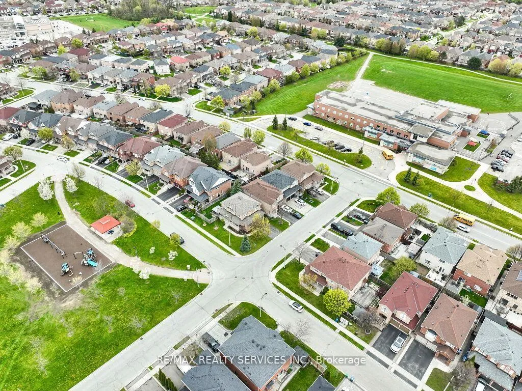 Photo 39 of 21 Filbert Way, Brampton, Fletcher's Meadow — HOMEH