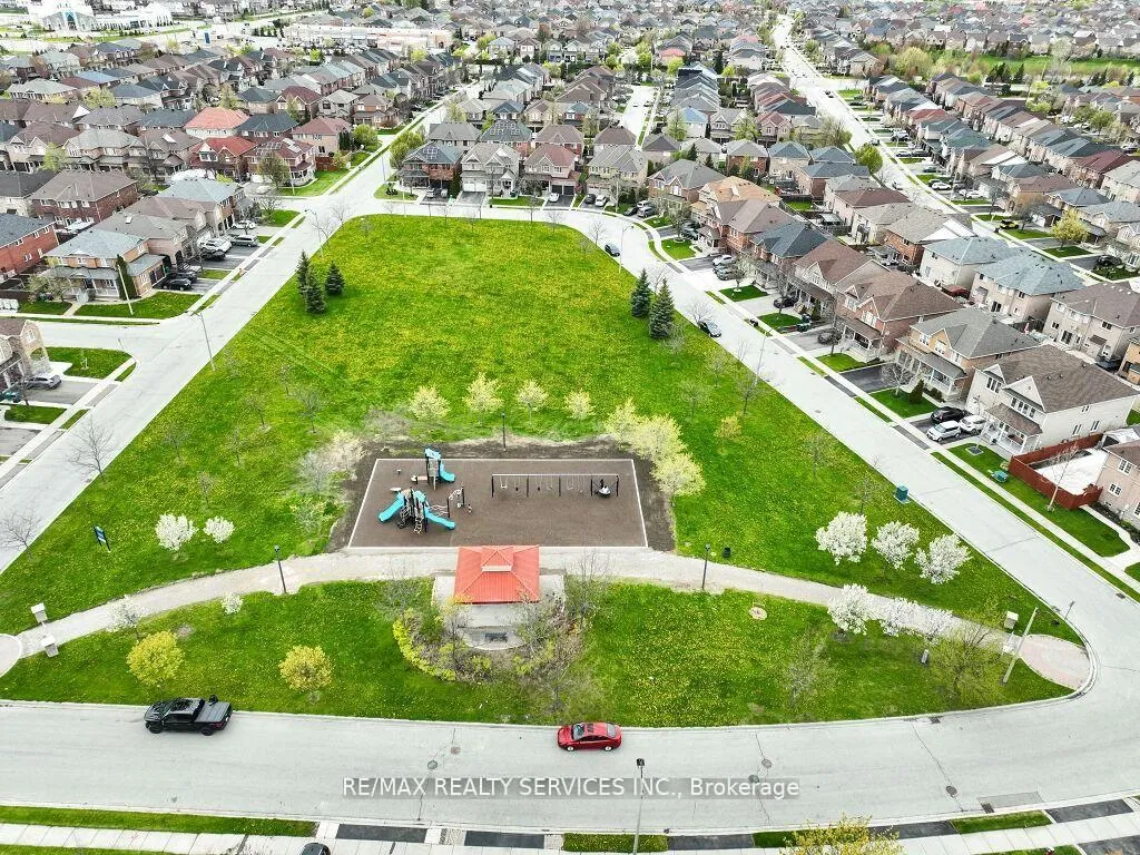 Photo 40 of 21 Filbert Way, Brampton, Fletcher's Meadow — HOMEH