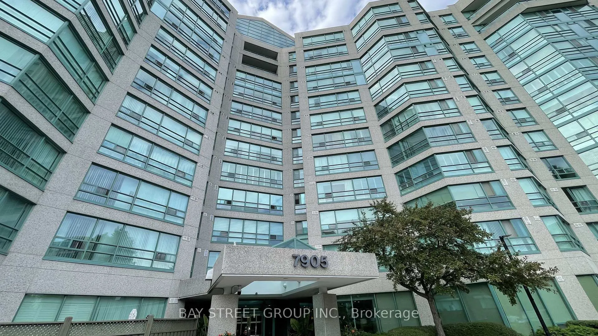 Photo 1 of Unit 423, 7905 Bayview Avenue, Markham, Aileen-Willowbrook — HOMEH