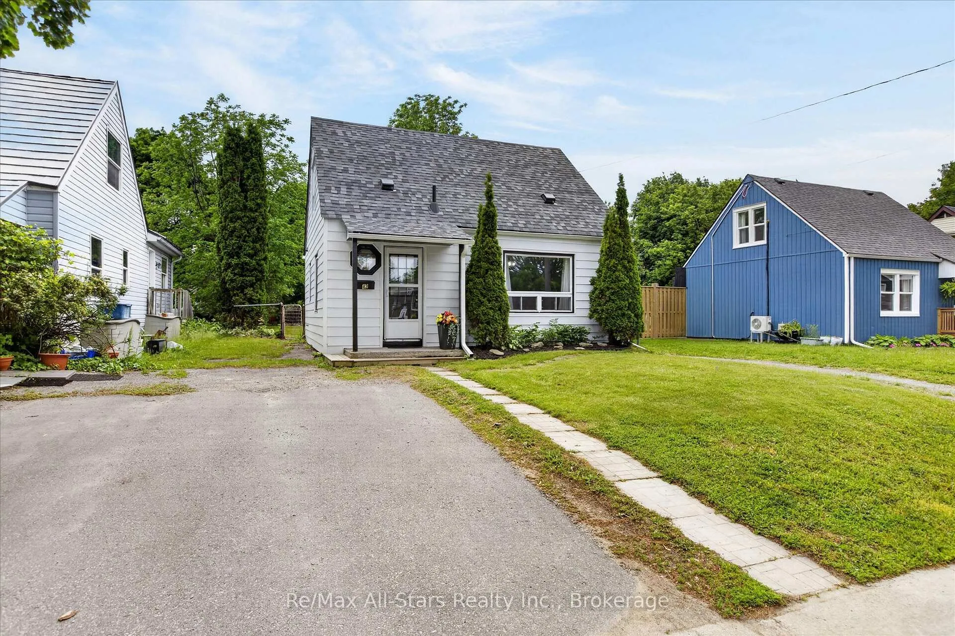 Photo 4 of 43 Melbourne Street E, Kawartha Lakes, Lindsay — HOMEH