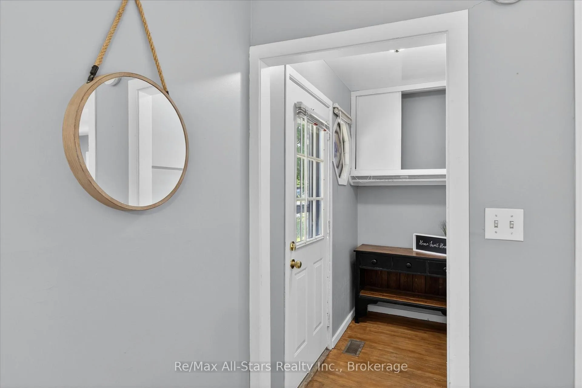 Photo 7 of 43 Melbourne Street E, Kawartha Lakes, Lindsay — HOMEH