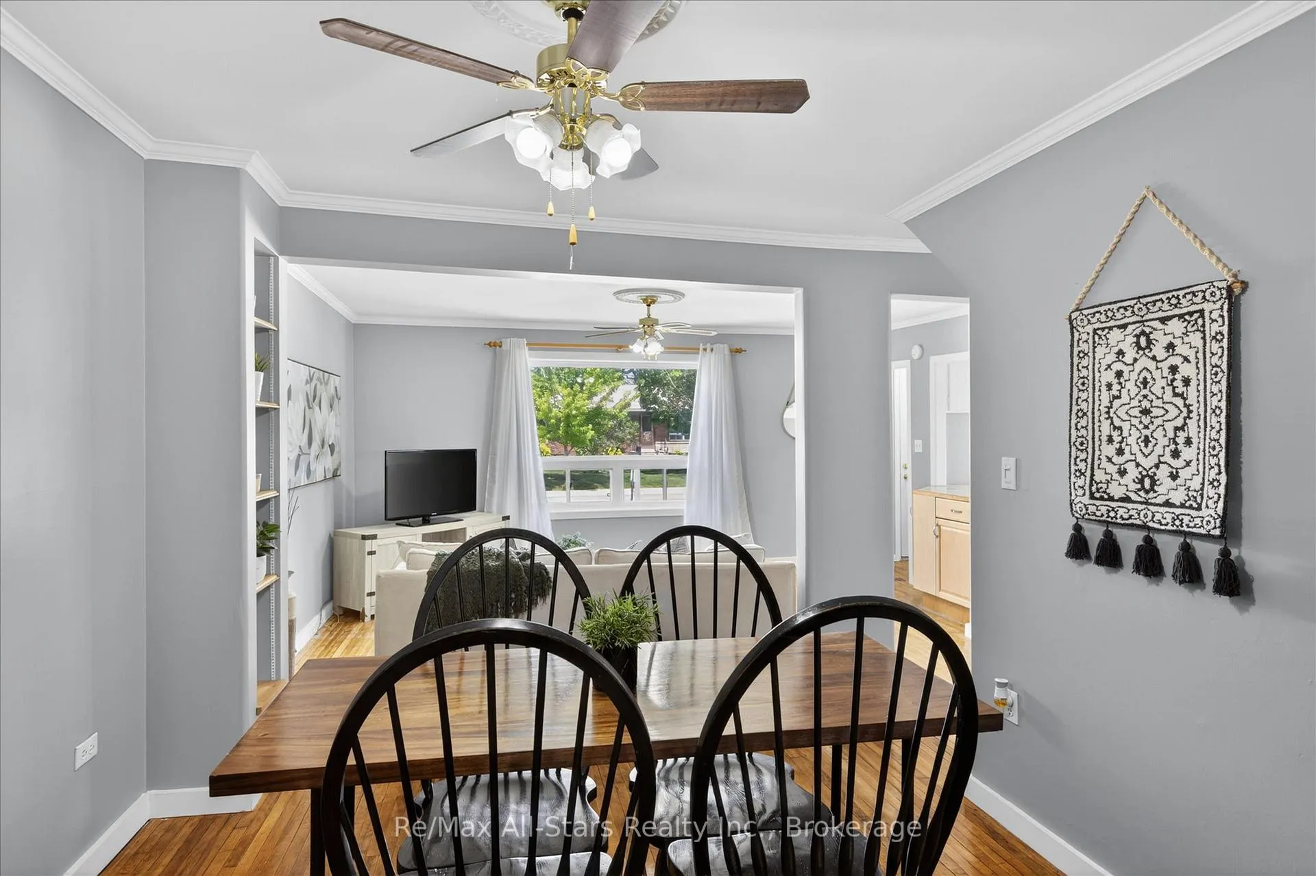 Photo 13 of 43 Melbourne Street E, Kawartha Lakes, Lindsay — HOMEH