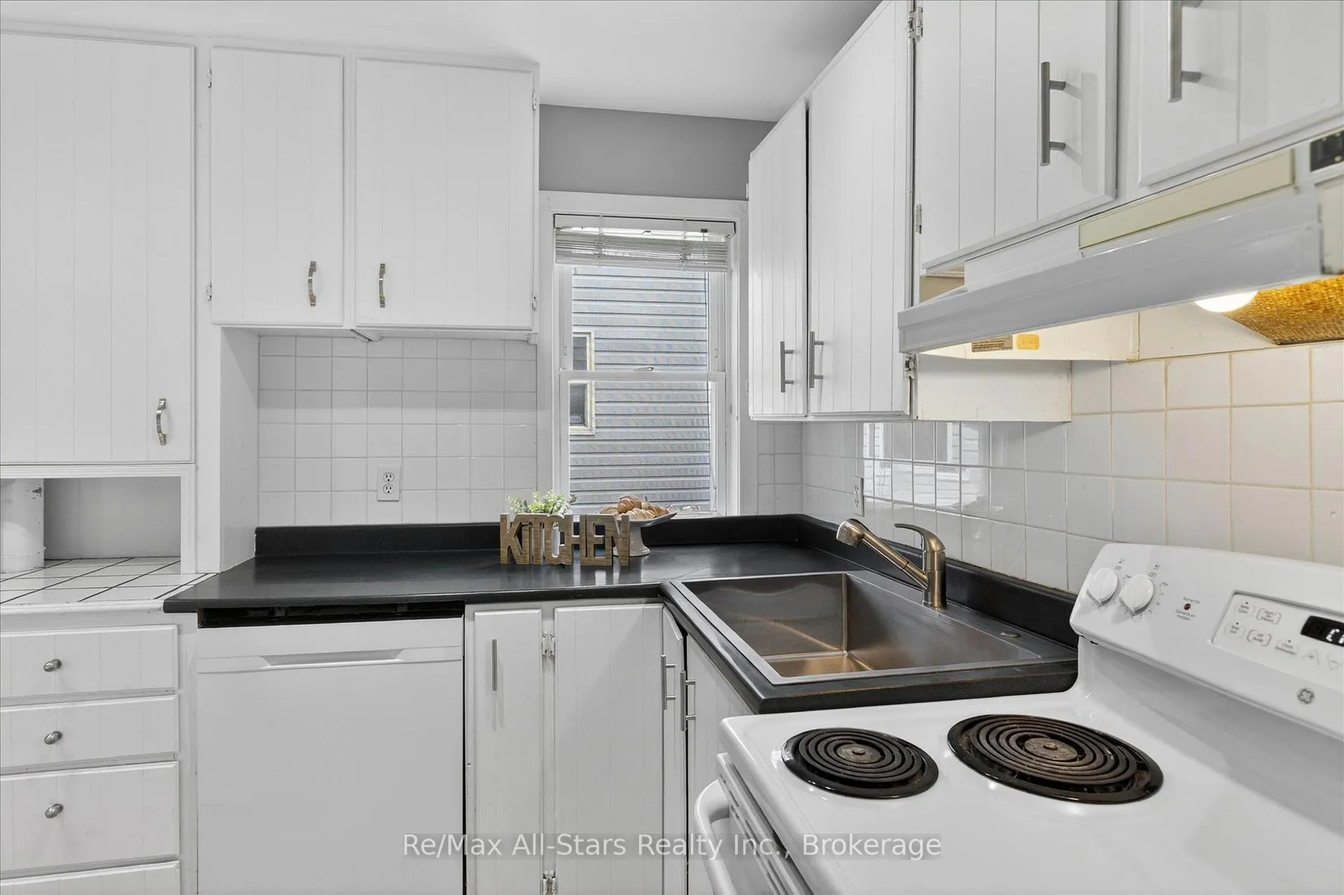 Photo 15 of 43 Melbourne Street E, Kawartha Lakes, Lindsay — HOMEH