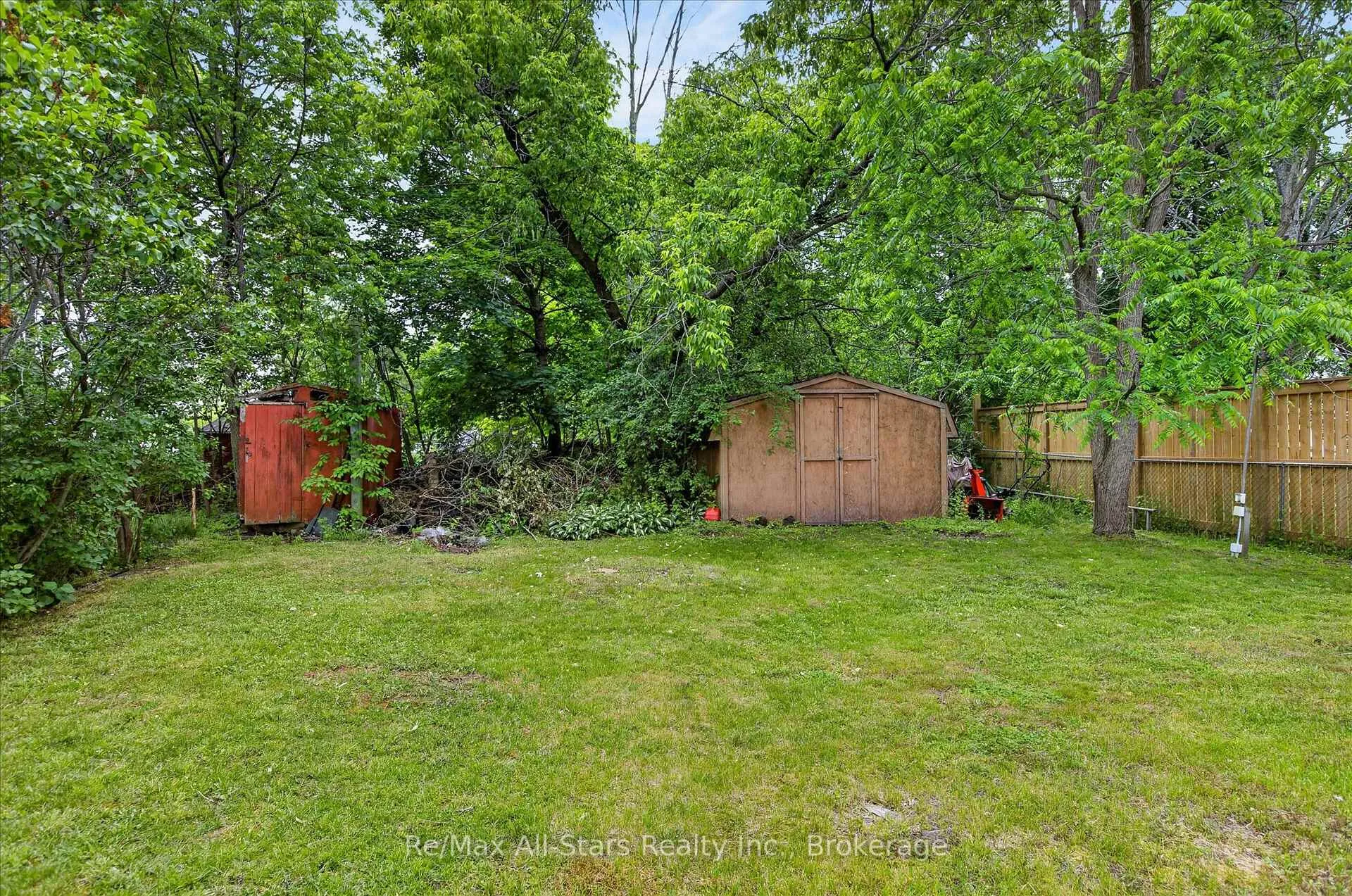 Photo 33 of 43 Melbourne Street E, Kawartha Lakes, Lindsay — HOMEH
