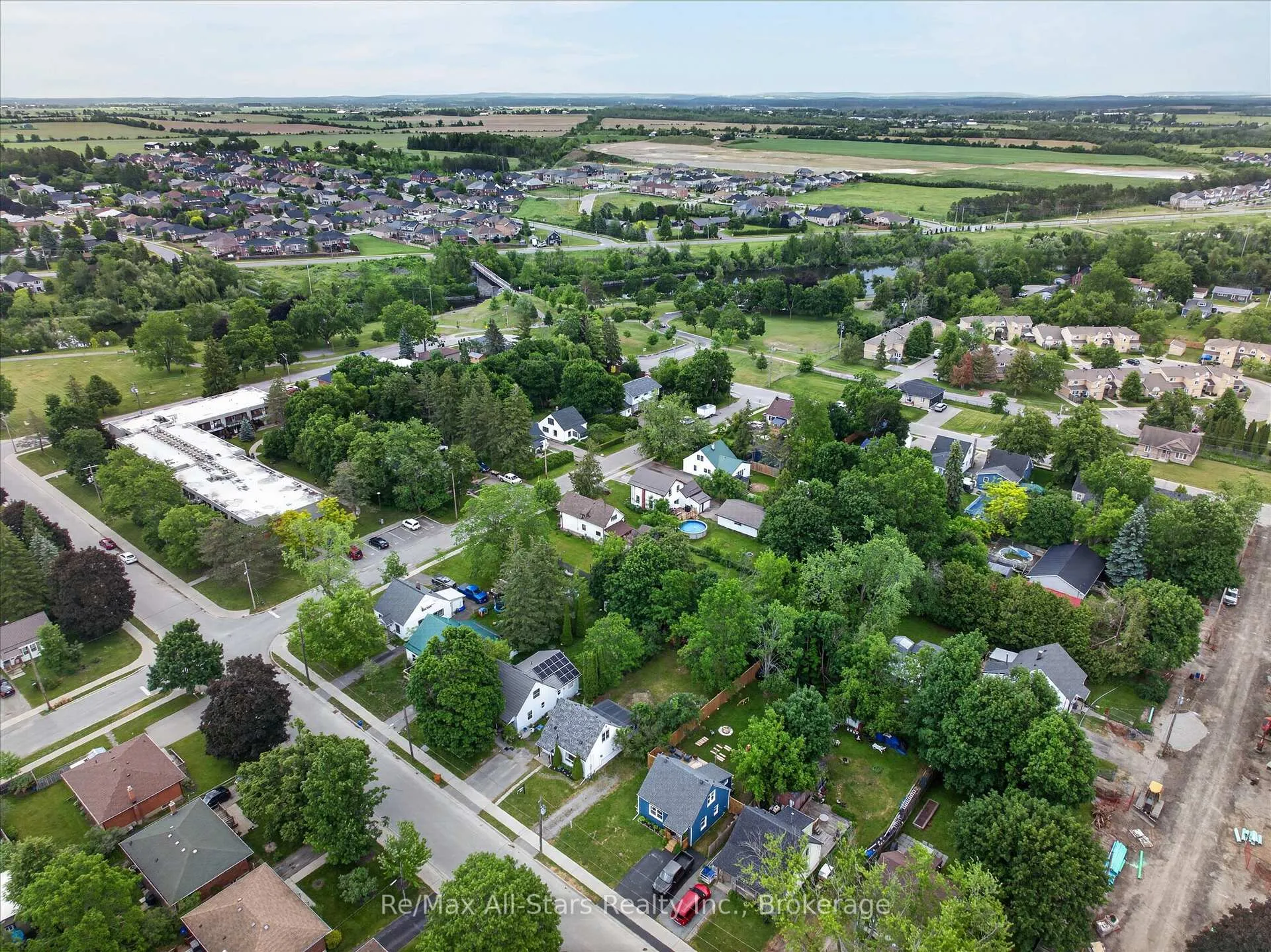 Photo 39 of 43 Melbourne Street E, Kawartha Lakes, Lindsay — HOMEH