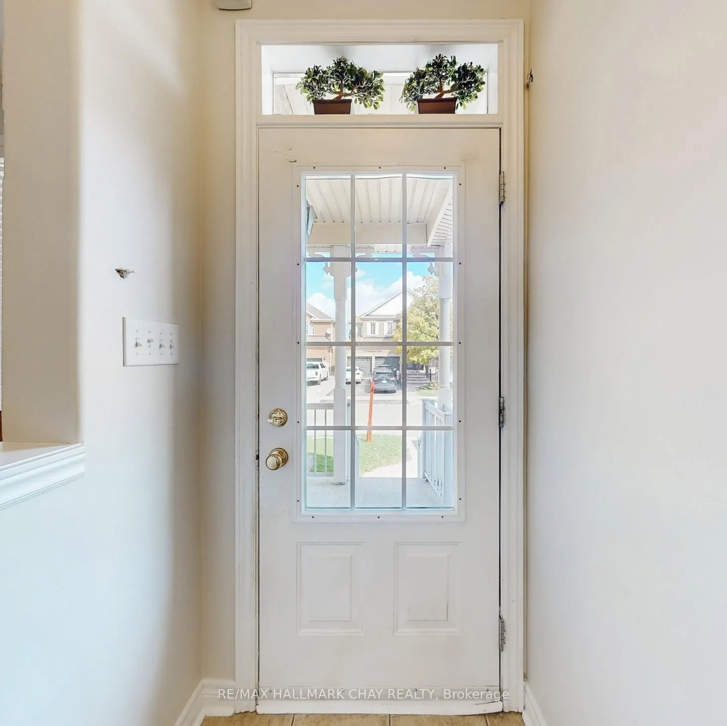 Photo 4 of 76 Cobblestone Court, Brampton, Sandringham-Wellington — HOMEH