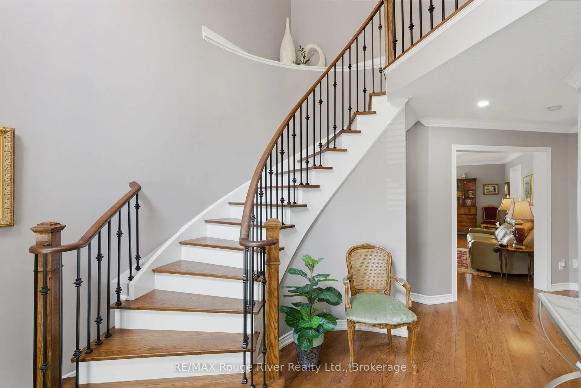 Photo 3 of 18 Bugelli Drive, Whitby, Taunton North — HOMEH