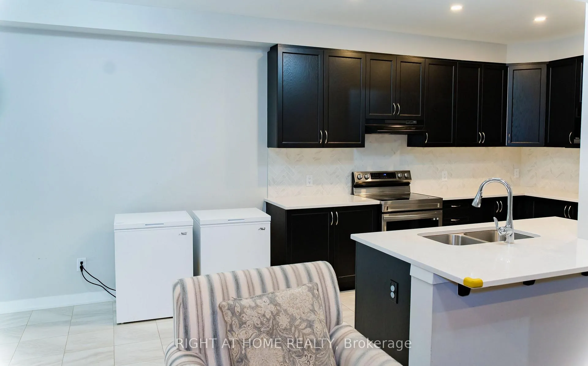 Photo 9 of 76 Kindred Row, Ottawa, Stittsville (North) — HOMEH