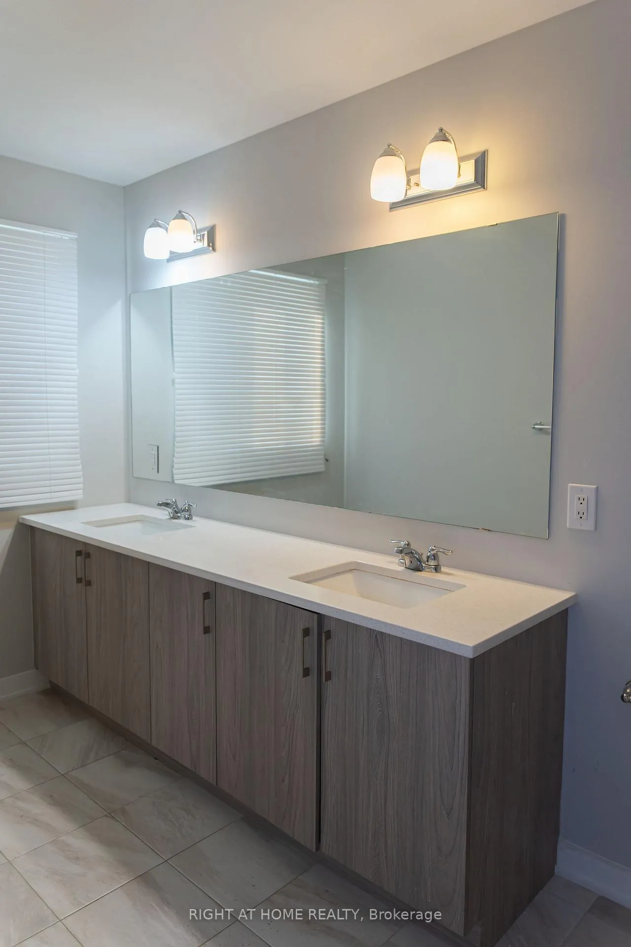 Photo 13 of 76 Kindred Row, Ottawa, Stittsville (North) — HOMEH