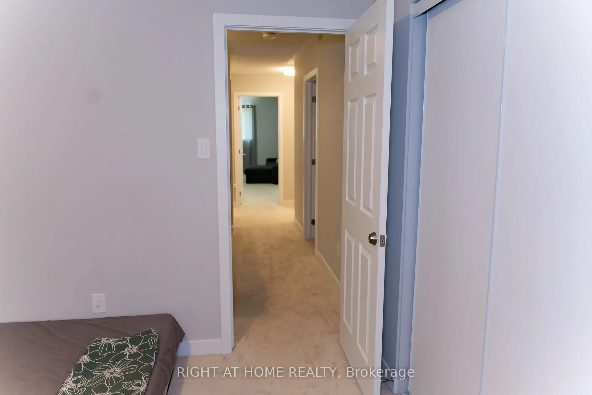 Photo 16 of 76 Kindred Row, Ottawa, Stittsville (North) — HOMEH