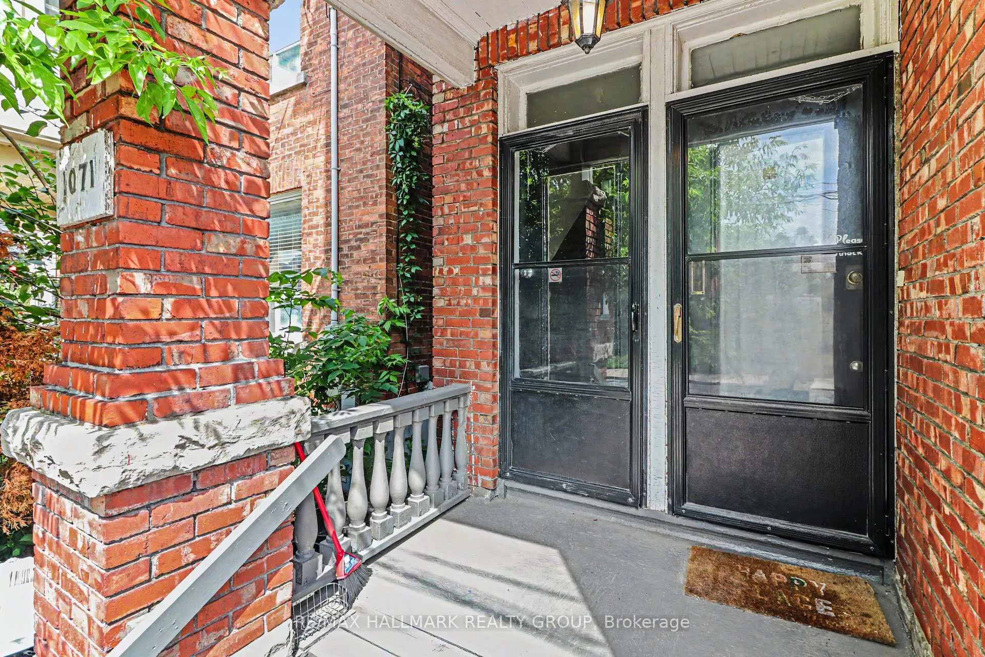 Photo 2 of Unit 3, 1071 Gladstone Avenue, Ottawa, Hintonburg — HOMEH