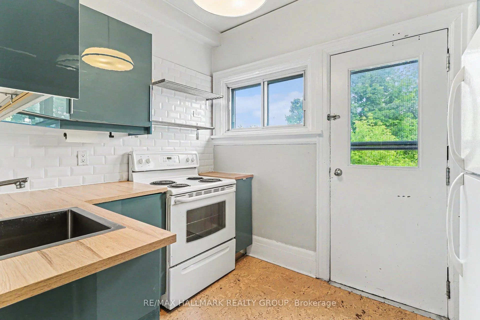 Photo 6 of Unit 3, 1071 Gladstone Avenue, Ottawa, Hintonburg — HOMEH