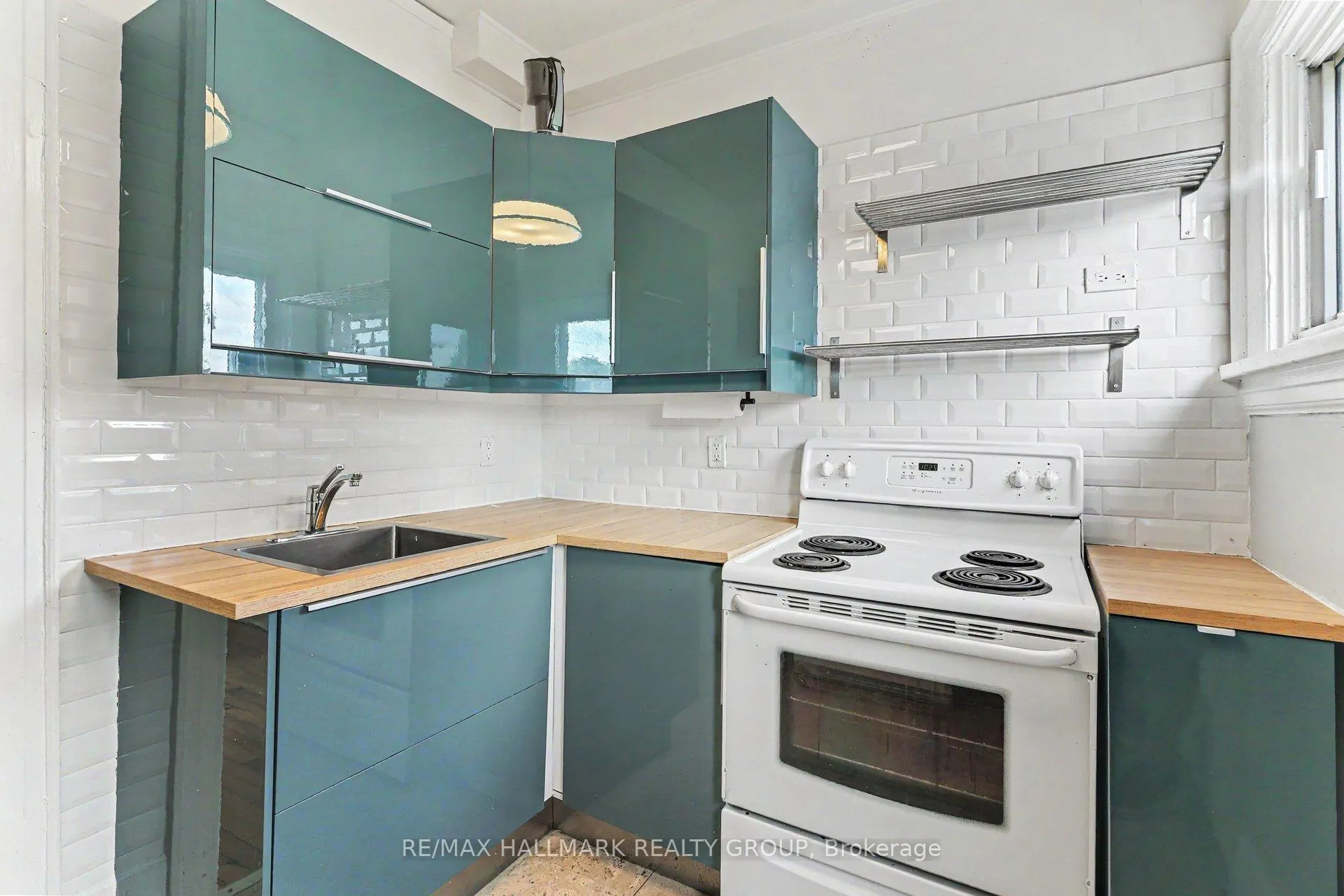 Photo 7 of Unit 3, 1071 Gladstone Avenue, Ottawa, Hintonburg — HOMEH