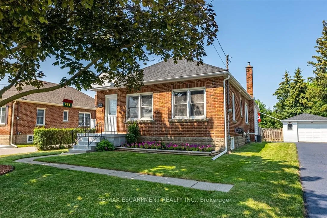 Photo 2 of 930 West 5th Street, Hamilton, Gourley — HOMEH