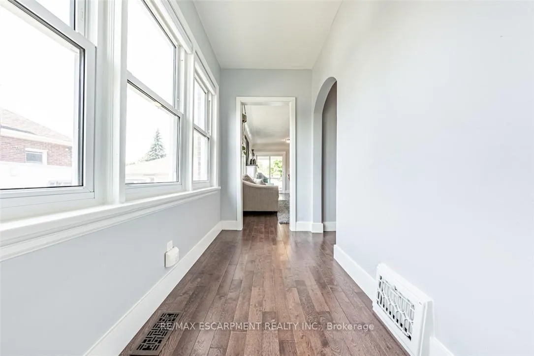 Photo 4 of 930 West 5th Street, Hamilton, Gourley — HOMEH