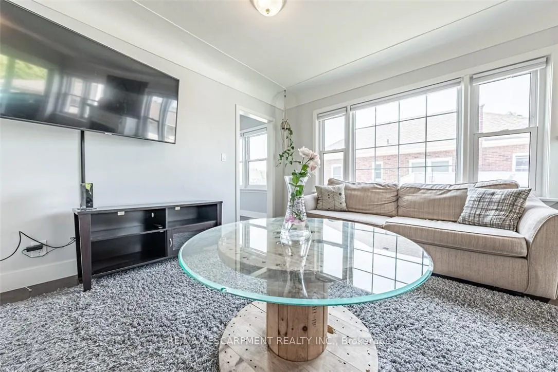 Photo 5 of 930 West 5th Street, Hamilton, Gourley — HOMEH