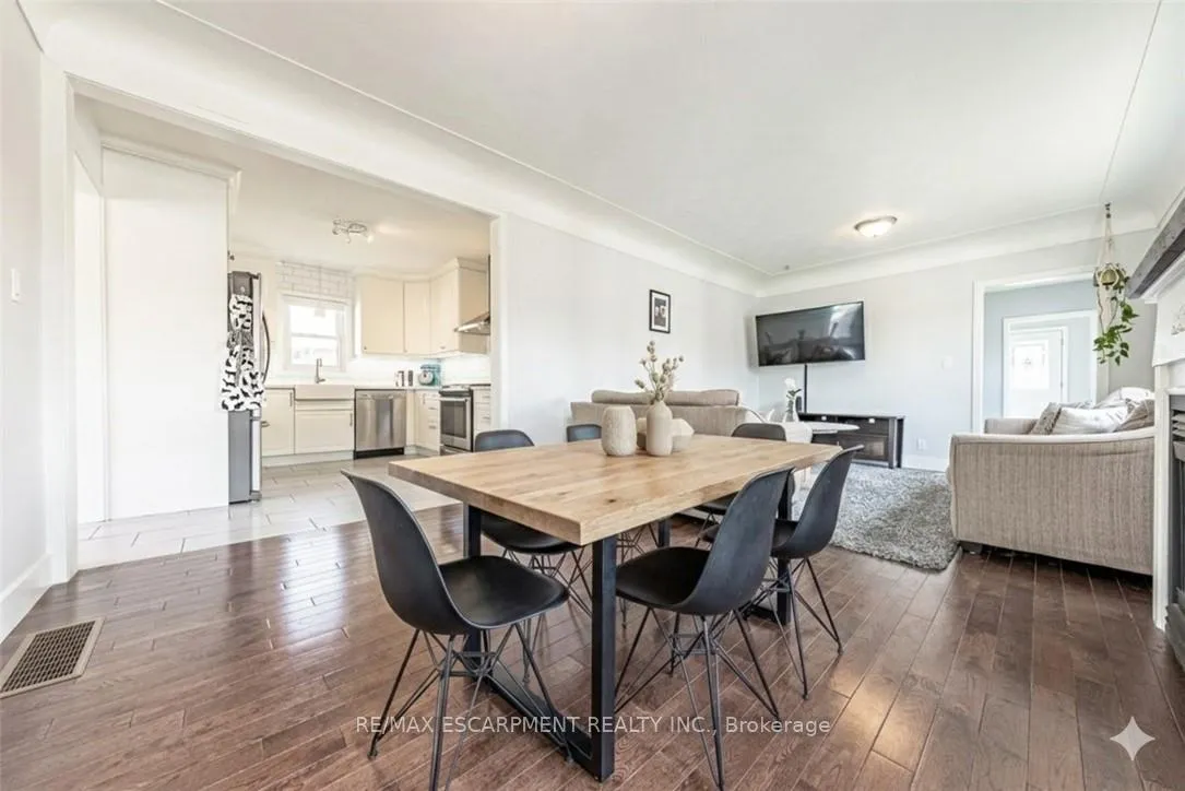Photo 9 of 930 West 5th Street, Hamilton, Gourley — HOMEH