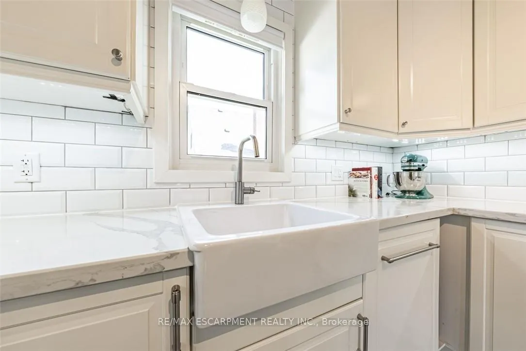 Photo 12 of 930 West 5th Street, Hamilton, Gourley — HOMEH
