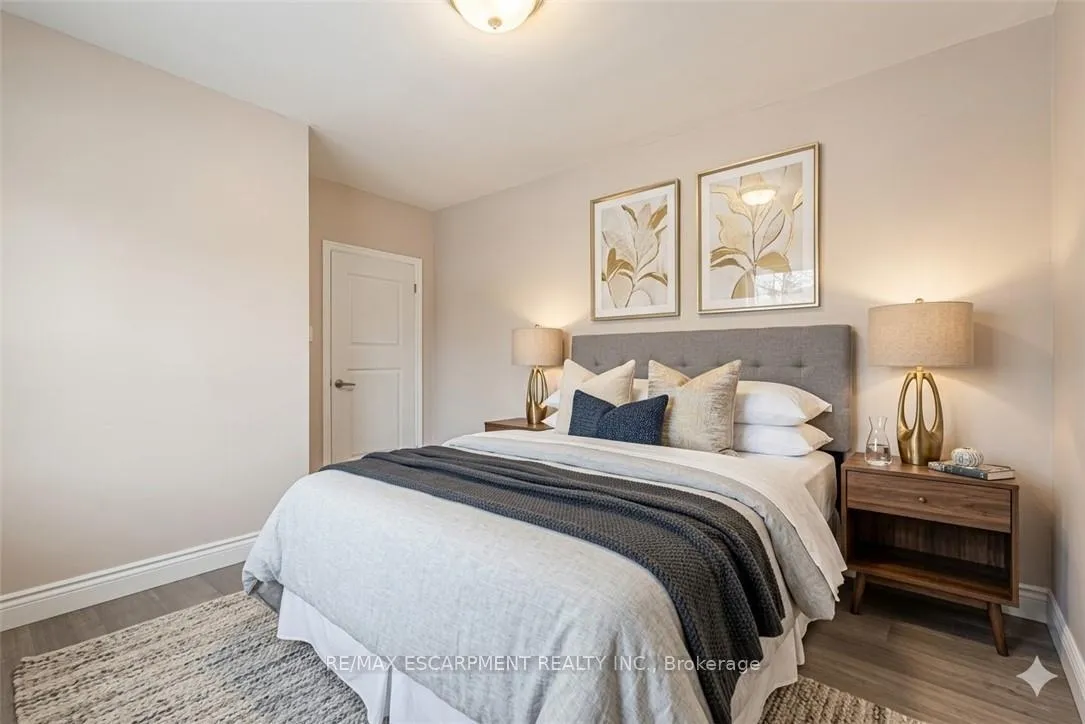 Photo 16 of 930 West 5th Street, Hamilton, Gourley — HOMEH